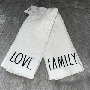 NWT Rae Dunn set of 2 kitchen towels